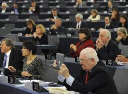 Eurodiputados durante una sesión celebrada en el Parlamento Europeo en Estrasburgo (Francia). EFE/Archivo