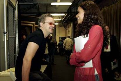 Halle Berry y Tim Robbins, durante los ensayos del Kodak Theatre, donde se entregaron los <i>oscars.</i>