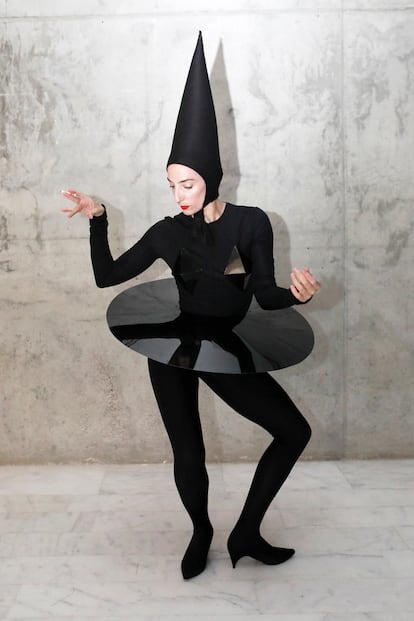 Lorena Nogal, Premio Nacional de Danza en 2024, actúa en el Museo del Pueblo Gallego (Santiago).