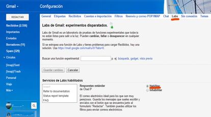 Una vez dentro del menú de Configuración de la cuenta se debe seleccionar la pestaña Labs, buscar Respuestas estándar entre todas las opciones que se muestran y pulsar en la opción Habilitar que se encuentra en la parte derecha. Una vez activada esta opción hay que moverse hasta el final de las opciones para pulsar en el botón Guardar Cambios que se encuentra en la parte inferior.