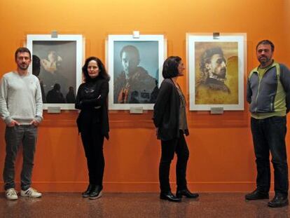 De izquierda a derecha, los fotógrafos Jordi Socías, Benoît Mauduech, Isabel Muñoz, Sofía Moro y Alfredo Cáliz.