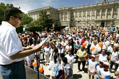 El presidente mundial de TNT, el holandés Peter Bakker, durante la marcha contra el hambre infantil en Madrid.