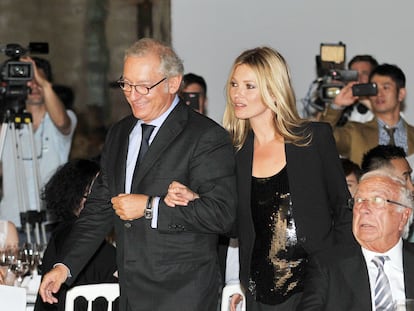 Isak Andic junto a Kate Moss en el año 2012, en una de las ediciones de los premios Mango Fashion Awards.