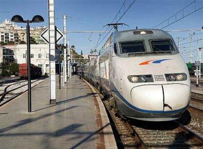 Un Euromed en la estación de Tarragona.