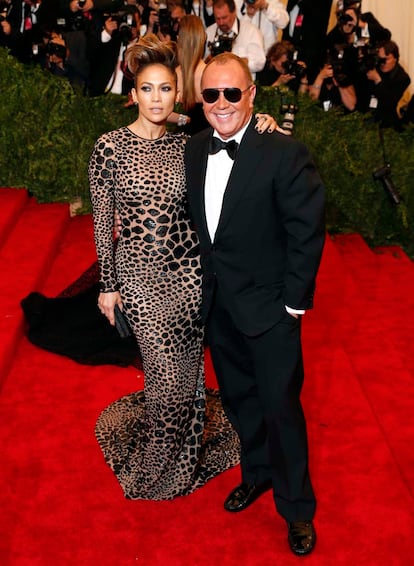 Jennifer Lopez acudió con el que últimamente es su diseñador de cabecera: Michael Kors.