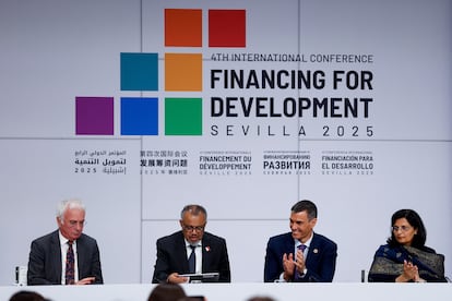 Prezydent Hiszpanii Pedro Sánchez i dyrektor generalny WHO Tedros Adhanom Ghebreyesus przemawiają dziś rano na szczycie ONZ w Sewilli.