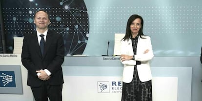 La presidenta del grupo Red Eléctrica, Beatriz Corredor, y el consejero delegado, Roberto García Merino.