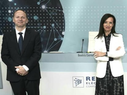 La presidenta del grupo Red Eléctrica, Beatriz Corredor, y el consejero delegado, Roberto García Merino.