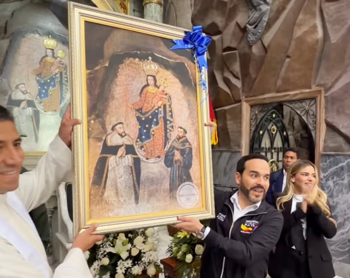 De la Espriella y Petro enmarcan la transición colombiana entre símbolos católicos
