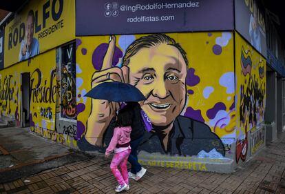 En Bogotá, un mural de la campaña de Rodolfo Hernández, candidato a la presidencia de Colombia, el 7 de mayo de 2022.