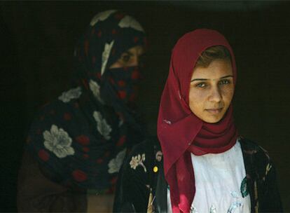 Una joven iraquí en un campo de refugiados de Karbala.