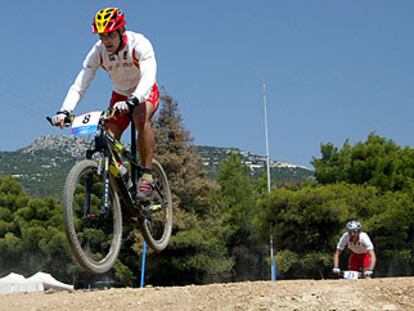 José Antonio Hermida y, al fondo, Iván Álvarez, entrenándose en el circuito olímpico.