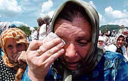 Una mujer bosnia musulmana lloraba ayer en un acto en memoria de las miles de personas asesinadas en Srebrenica en 1995.