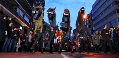 Pasacalles para celebrar la Noche de los Teatros.