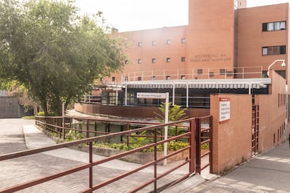 Fachada de la residencia Peñuelas, en el barrio de Arganzuela (Madrid).