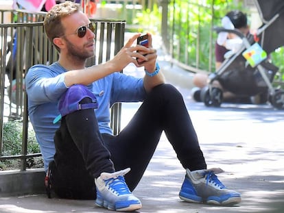 Chris Martin en un momento de descanso en Anaheim, en las proximidades de Los Ángeles.