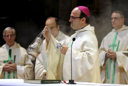 El obispo de San Sebastián, José Ignacio Munilla, oficia misa en la Basílica de San Ignacio de Loiola.