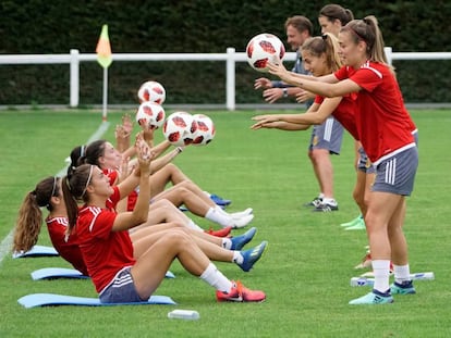 Entrenamiento de la Selección Sub-20 femenina en Concarneau.