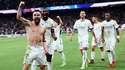 Carvajal y Rüdiger celebran un gol al Almería.