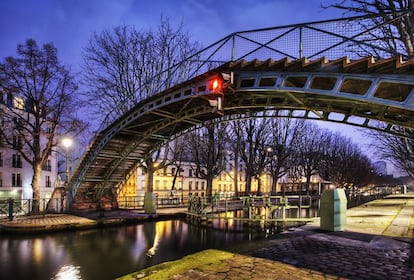 Esclusa de Recollets en el Canal de St.-Martin de París, uno de los barrios de moda de París en el que Marcel Carné rodó 'Hôtel du Nord' en 1938.