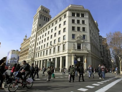 Antigua sede de Banesto, en la plaza de Catalunya de Barcelona.