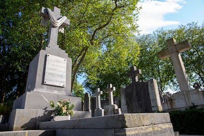 El mausoleo de los mártires, dedicado a los caídos del bando franquista, en el cementerio de Polloe (San Sebastián).