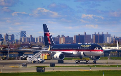 El avión de Donald Trump en el aeropuerto de Laguardia (Nueva York) en 2015.
