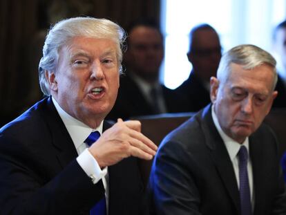 El president Donald Trump  amb el secretari de Defensa, Jim Mattis, a la Casa Blanca.