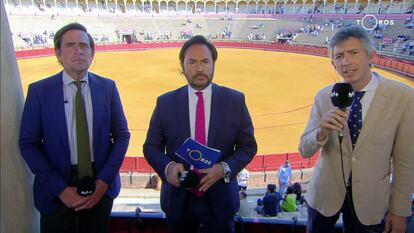 De izquierda a derecha, Eduardo Dávila Miura, Germán Estela y Maxi Pérez, que han formado parte del equipo de comentaristas de Canal Toros.