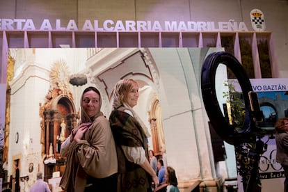 Sumergirse en un espacio tridimensional creado mediante técnicas de realidad aumentada es una de las actividades que se pueden realizar en el expositor de La Alcarria madrileña, con pueblos declarados Bien de Interés Cultural como Loeches y Nuevo Baztán.