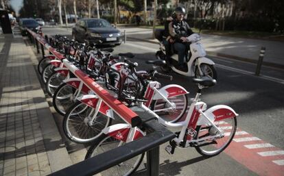 Estaci&oacute;n del Bicing el&eacute;ctrico cerca de Sagrada Familia.