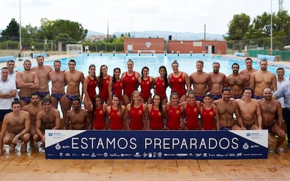 Las selecciones españolas de waterpolo en el CAR de Sant Cugat.