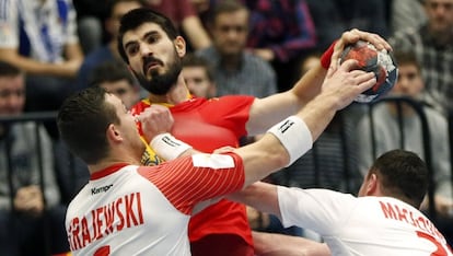 Gurbindo, durante el duelo ante Polonia, en Irún.