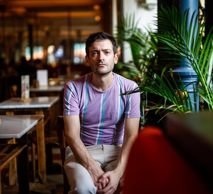 Julián Génisson, escritor y cineasta fotografiado en Madrid el 2 de junio de 2025.
