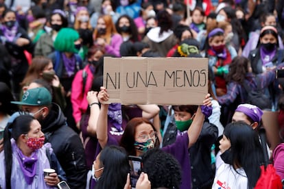 Marcha contra la violencia conta las mujeres en Bogotá