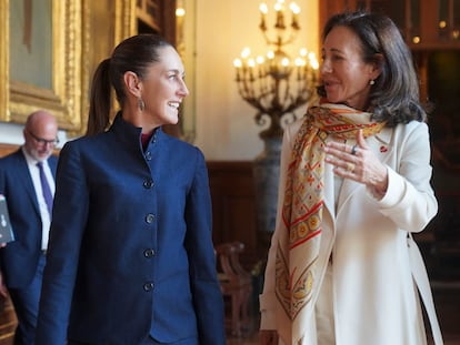 Claudia Sheinbaum y Ana Botín este lunes en el Palacio Nacional, en Ciudad de México.