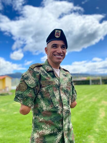 Juan José Florián, Mochoman, con uniforme de soldado.