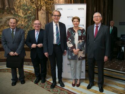 José Manuel Pingarrón, segundo por la izquierda, junto al ministro Joan Subirats, en un acto de la universidad UNIR en Madrid, en mayo de 2022