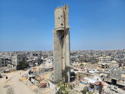 On the 14th Israeli attacks in Khan Yunis, south of Gaza, put a water tank out of service.