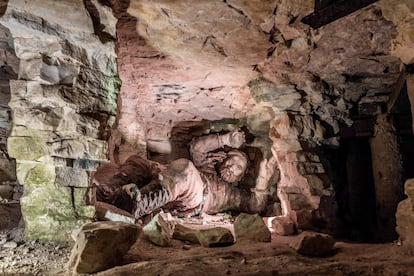 Krzemionki engloba un conjunto de cuatro minas que ejemplifican a la perfección cómo se obtenían rocas del subsuelo en el Neolítico y en la Edad del Bronce. Ubicadas en la región montañosa de Świętokrzyskie, al sur de Polonia, sus laberínticas estructuras subterráneas permiten aproximar al visitante al sistema de extracción del sílex hace más de dos milenios.