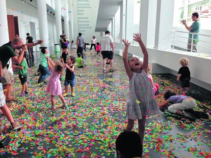 Actividad con ni&ntilde;os en el Macba. 