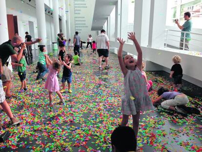 Actividad con ni&ntilde;os en el Macba. 