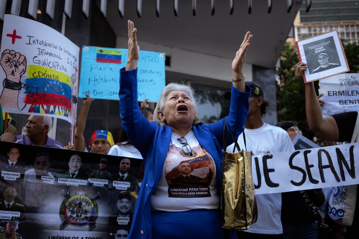 Nuevas protestas frente a la Asamblea Nacional en Venezuela: “La ley de amnistía excluye a la mitad de los presos políticos”