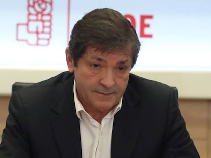 El presidente de la comisi&oacute;n gestora del PSOE, Javier Fern&aacute;ndez.