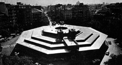 Vista del desaparecido mercado de la Plaza de Olavide de Madrid. 