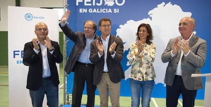 José Manuel Baltar (izquierda) junto a Alberto Núñez Feijóo (centro).
