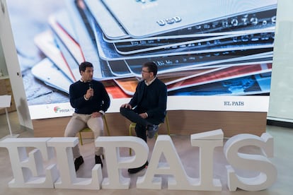 José Maceda, Director de créditos de Mercado Pago  y Federico Rivas Molina, Sub Director EL PAÍS América durante la charla “El boom de las tarjetas de crédito”  en la 1ra Cumbre de Desarrollo Económico Digital.