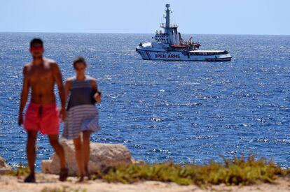 El barco de rescate Open Arms en la costa italiana de Lampedusa el 19 de agosto