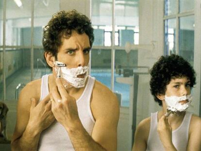 Ben Stiller mostrando su destreza con la cuchilla en 'Los Tenenbaums. Una familia de genios' (2001).