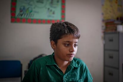 Rabbi Islam, de11 años. Cursa quinto de primaria por las tardes y le gusta escribir en el ordenador.